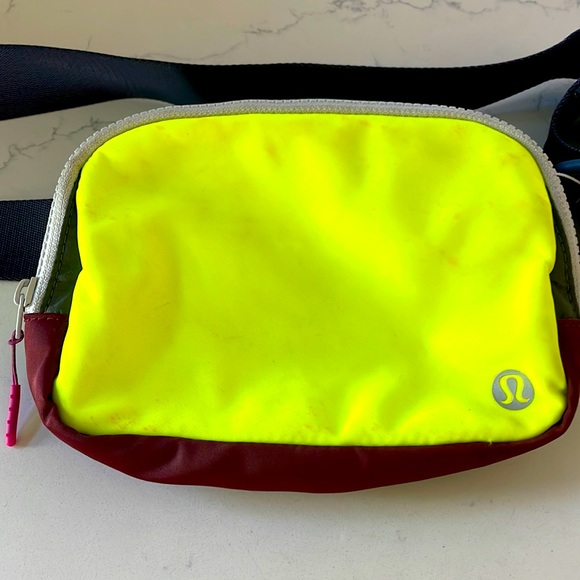 lululemon athletica Bags Lululemon Belt Bag Poshmark